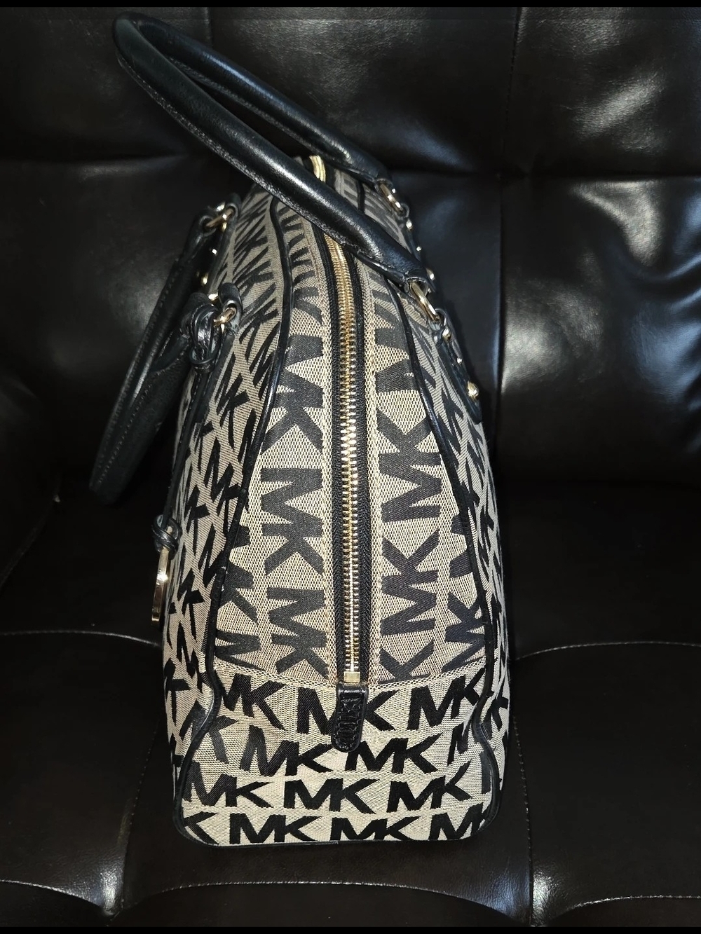 Michael Michael Kors MK Signature Dome Satchel in Tan/Black EUC - Picture 4 of 17
